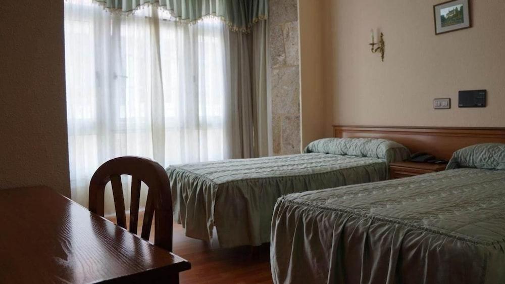 Hotel Larry Cee Zewnętrze zdjęcie
