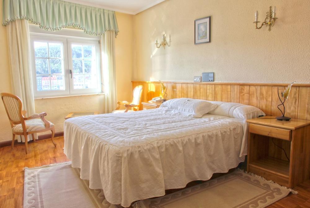Hotel Larry Cee Zewnętrze zdjęcie