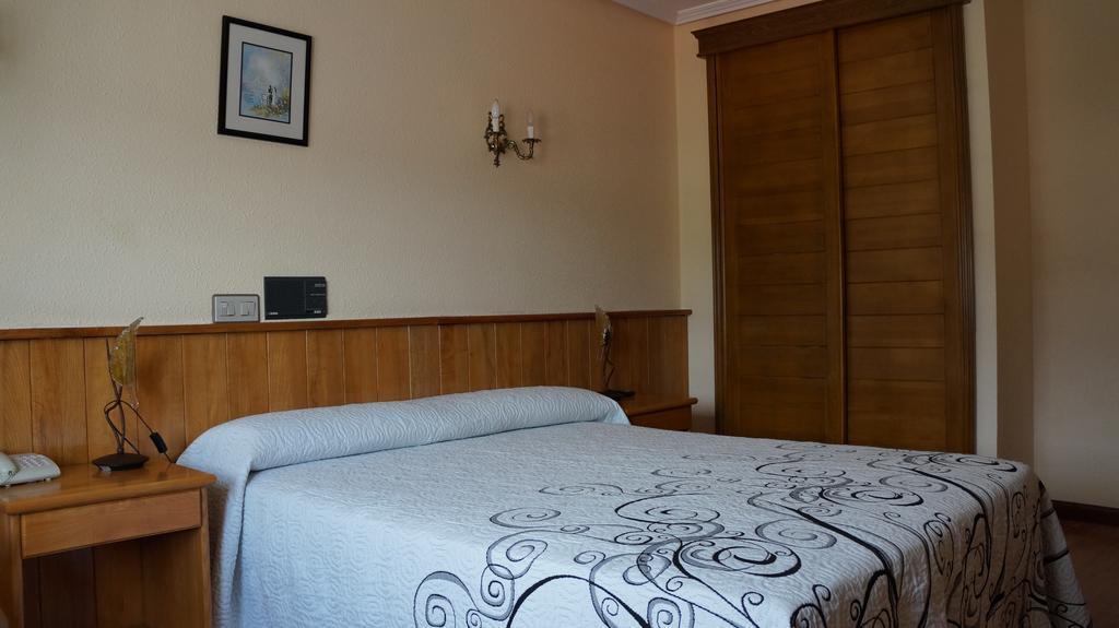 Hotel Larry Cee Zewnętrze zdjęcie