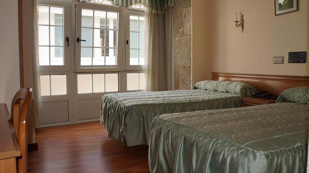 Hotel Larry Cee Pokój zdjęcie