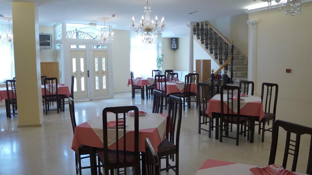 Hotel Larry Cee Zewnętrze zdjęcie