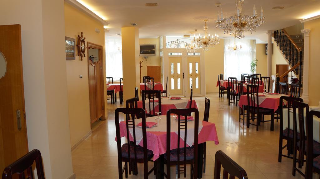 Hotel Larry Cee Zewnętrze zdjęcie