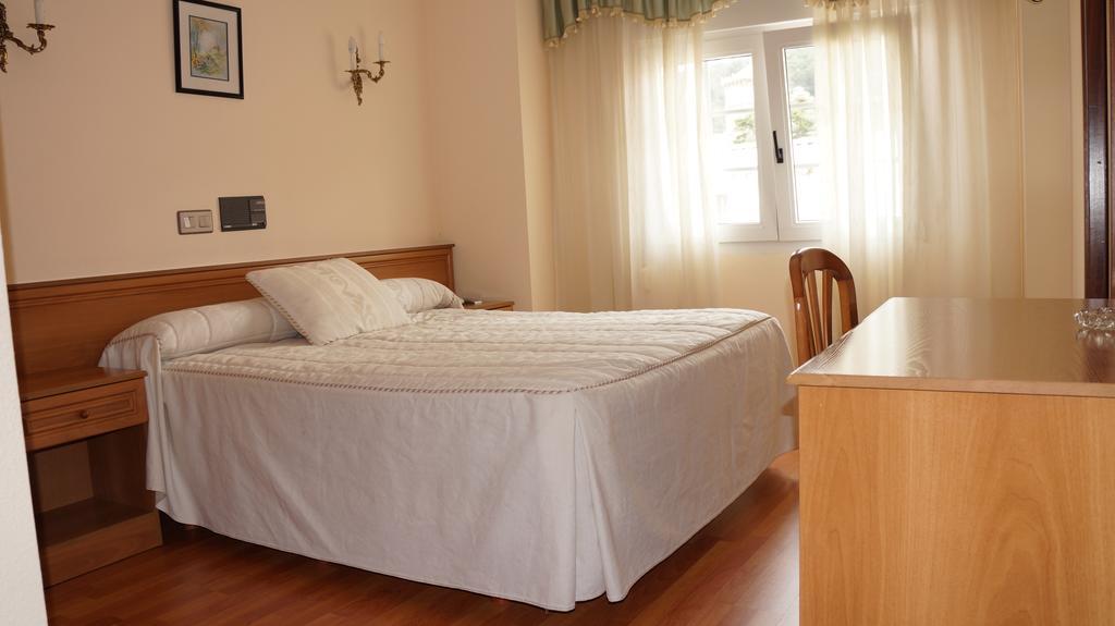 Hotel Larry Cee Zewnętrze zdjęcie