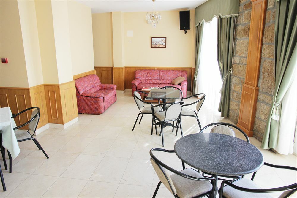 Hotel Larry Cee Zewnętrze zdjęcie